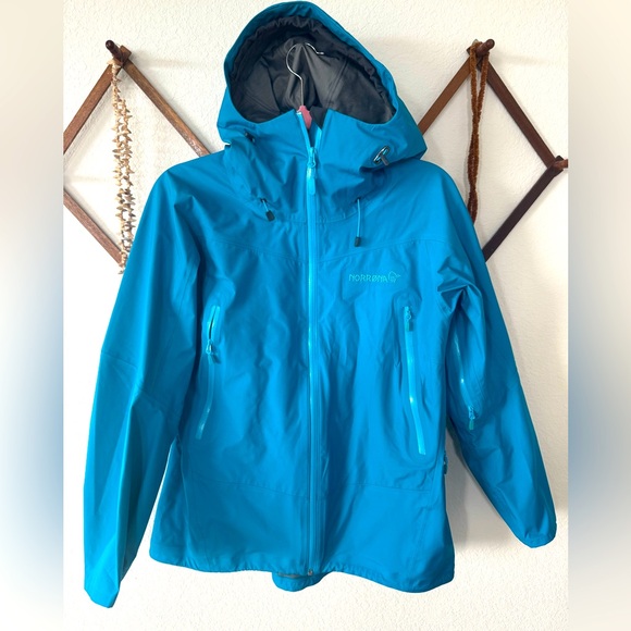 Norrona Falketind Gore-Tex jacket in Iceberg Blue - Picture 1 of 16